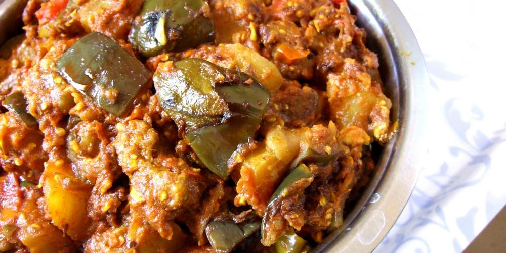 Baingan Aloo - Recipe for Potato-Eggplant Indian Curry