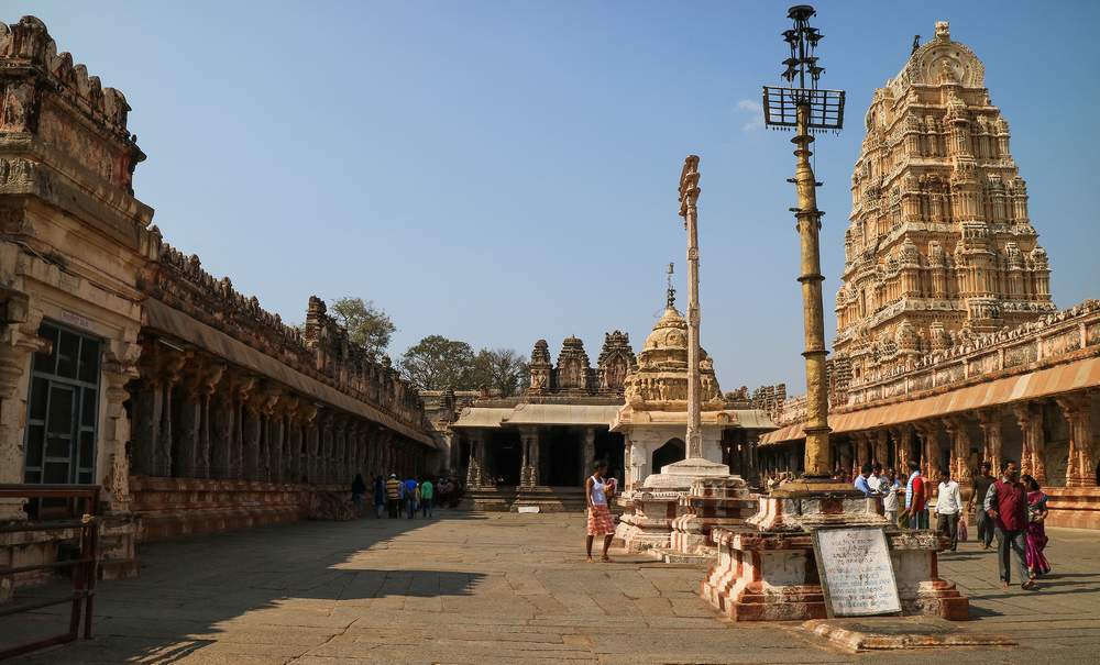 Dravidian Temple Architecture of Virupaksha Pampapathi Temple, Hampi