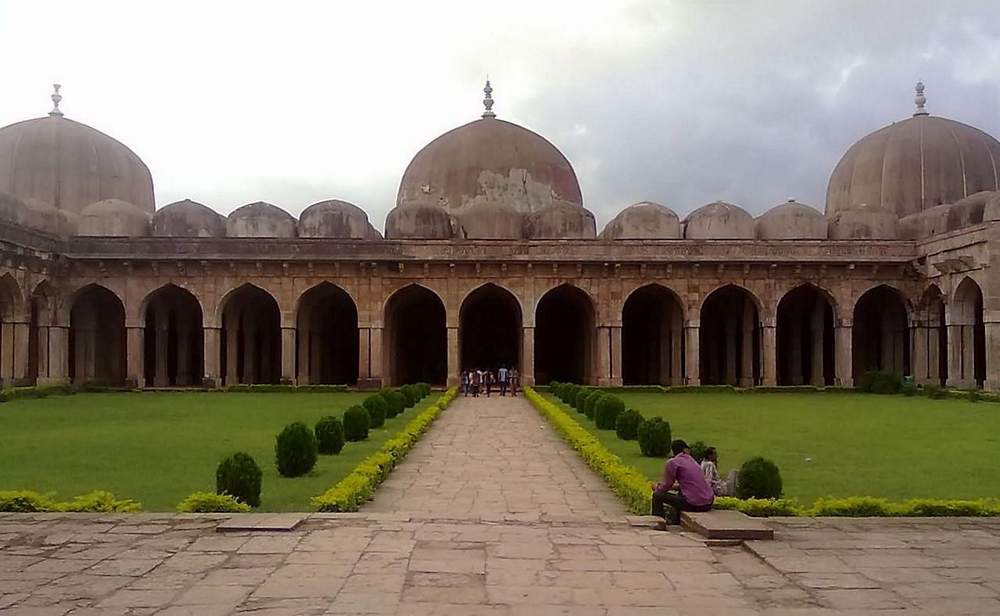 Beauty and Majesty of the Adil Shahi Architecture of the Jumma Masjid in Bijapur