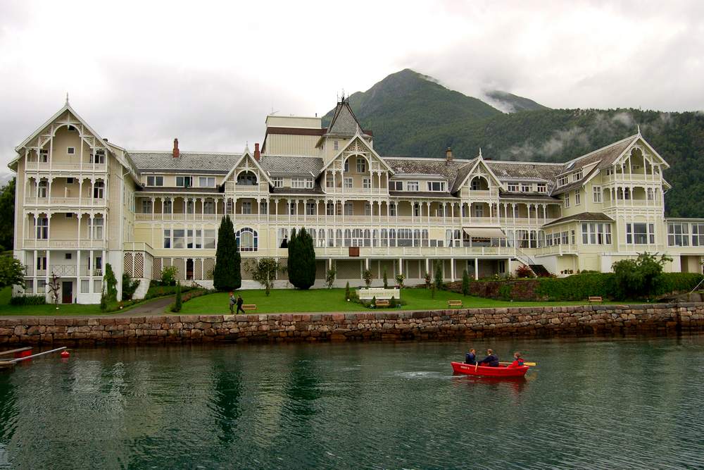 Kviknes Hotel in Balestrand