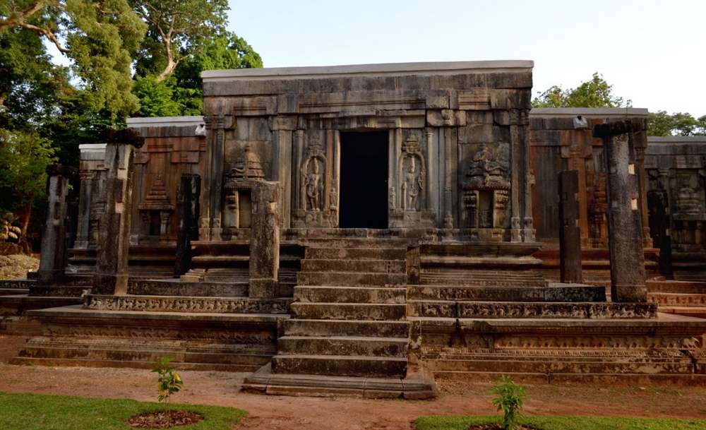 Queen Channabhairadevi, Queen of Black Pepper - Benefactor of Jain Temples Basadis in Gerusoppa Queen Channabhairadevi, Queen of Black Pepper - Benefactor of Jain Temples Basadis in Gerusoppa