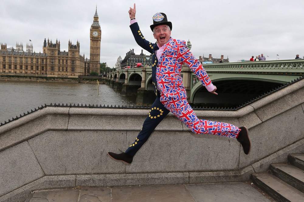Ryanair CEO Michael O'Leary Protests Brexit in London with Funny Costume Ryanair CEO Michael O'Leary Protests Brexit in London with Funny Costume