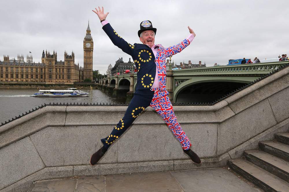 Ryanair CEO Michael O'Leary Protests Brexit in London with Funny Costume Ryanair CEO Michael O'Leary Protests Brexit in London with Funny Costume