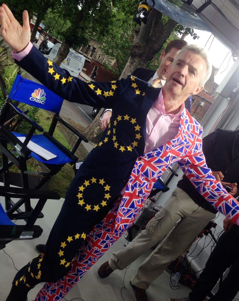 Ryanair CEO Michael O'Leary Protests Brexit in London with Funny Costume