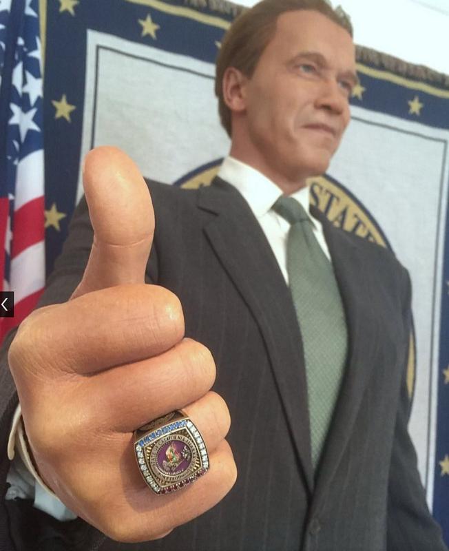 Thumbs Up Seal of California at Arnold Schwarzenegger Museum