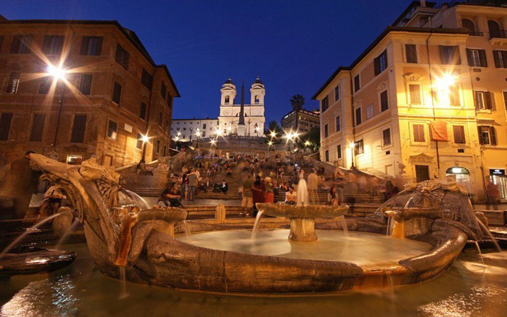 Via del Corso Spanish Steps - Romantic Rome at Nighttime