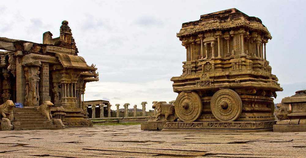 Harmonious blending of sculpture and architecture in Vijayanagara Vijaya Vittala Temple, Hampi