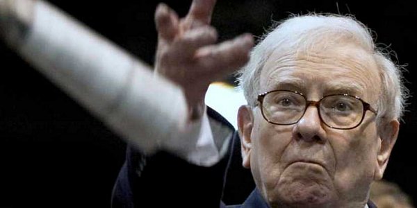 Challenge Warren Buffett in Newspaper Tossing Challenge at the Berkshire Hathaway Annual Shareholders' Meeting